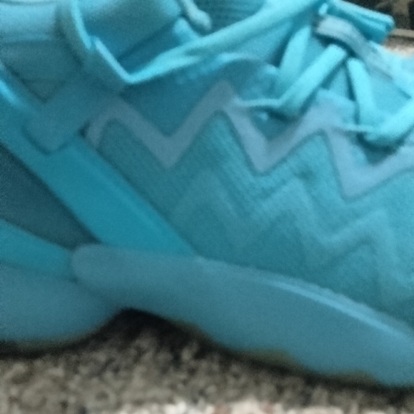 Adidas Men's Sneakers size 11 - Picture 3 of 7